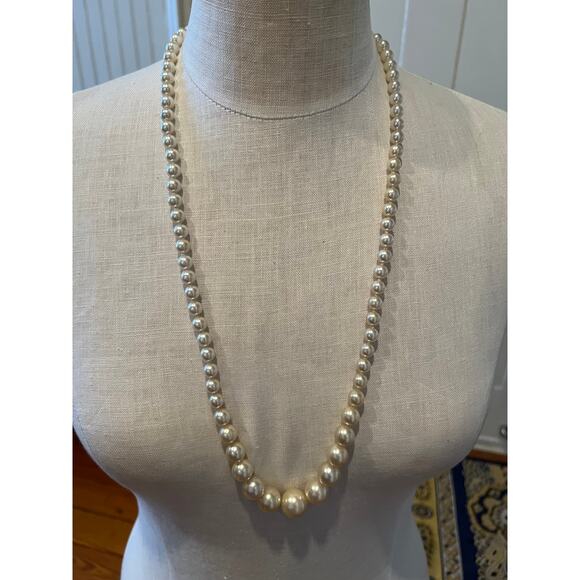 Vintage Graduated Pearl Statement necklace Cameo Clasp - Picture 4 of 8